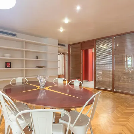 My Space Bonanova Center شقة