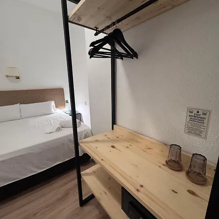 卡尔玛旅馆 * 巴塞罗那