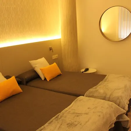 Residencia D'investigadors Hostel