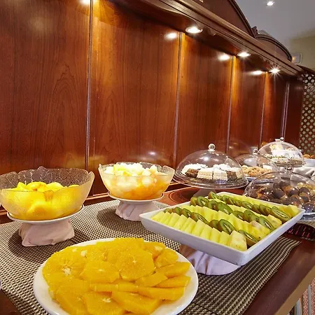 Vincci Mae Hotel 4*