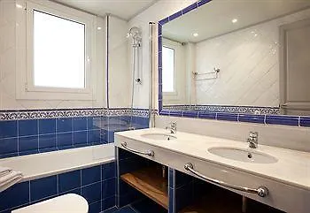 Nextdoor Gaudi Apartment