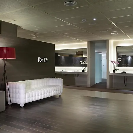 Apart Otel Castro Exclusive Residences Sagrada Familia Barselona
