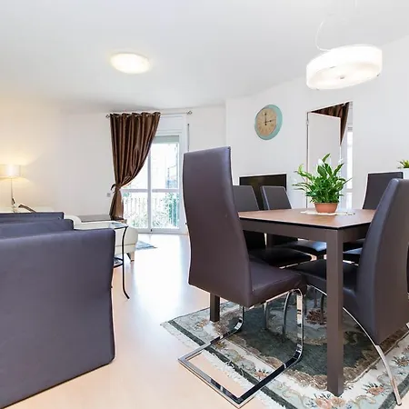 Central Apartment