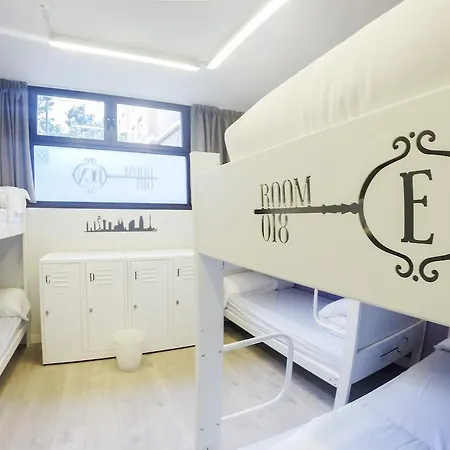 Room018bcn Ostello *