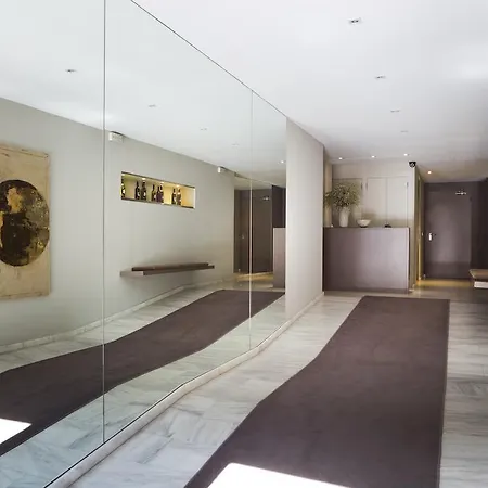 Apartment Rambla 102 *