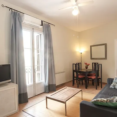 Apartamento Gaudi 9 *