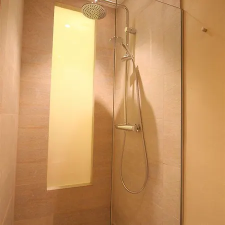 Pensión Vidre - Plaza Real 2*