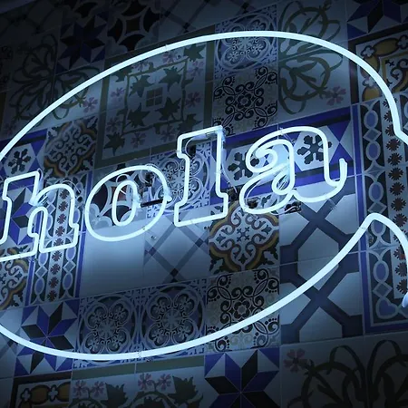 Hostel Hola Eixample Barcelona