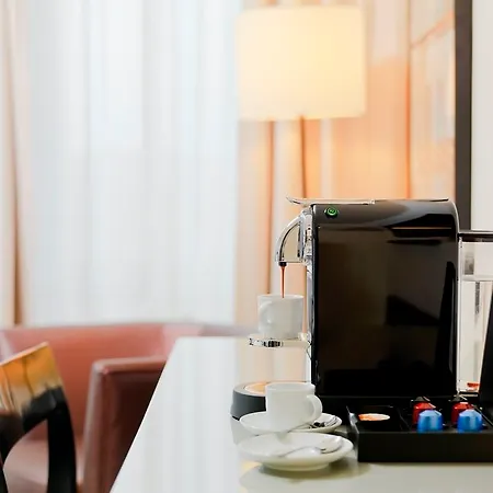 Отель H10 Urquinaona Plaza (adults Only) 4*