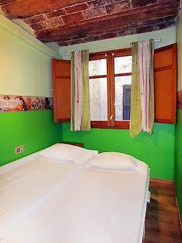 Guest house & Basic Ramblas