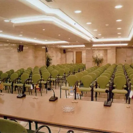 Lleo Hotel