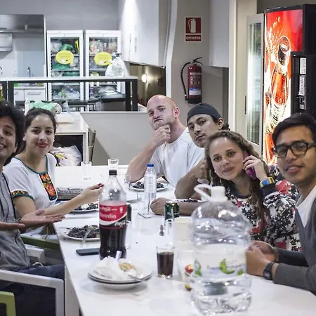 Hola Eixample Hostel Barcelona