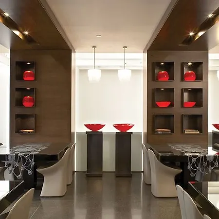 Olivia Plaza Hotel 4*
