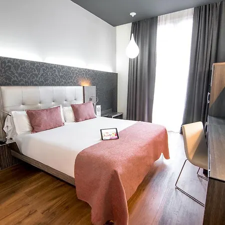Hotel Petit Palace Museum 4*