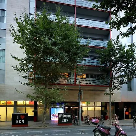 Apart Otel Castro Exclusive Residences Sagrada Familia Barselona