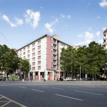Residencia Universitaria Resa La Ciutadella Apartman