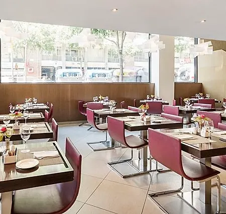 Ilunion Auditori Hotel 3*