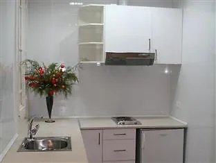 Bcnstop Parc Gueell Aparthotel 3*