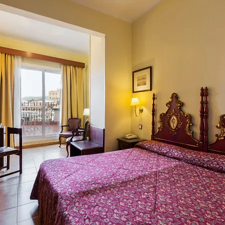 Meson Castilla Atiram מלון 3*