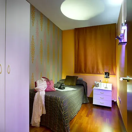 Apart Otel Castro Exclusive Residences Sagrada Familia Barselona