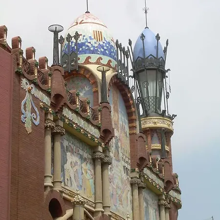 Del Palau ゲストハウス 2*