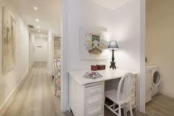 Apartment Nextdoor Gaudi