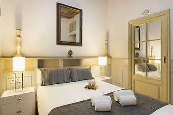 Nextdoor Gaudi Apartment Barcelona