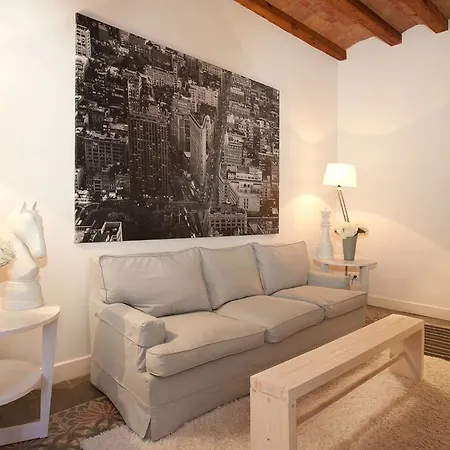 Apartment Nextdoor Gaudi Barcelona