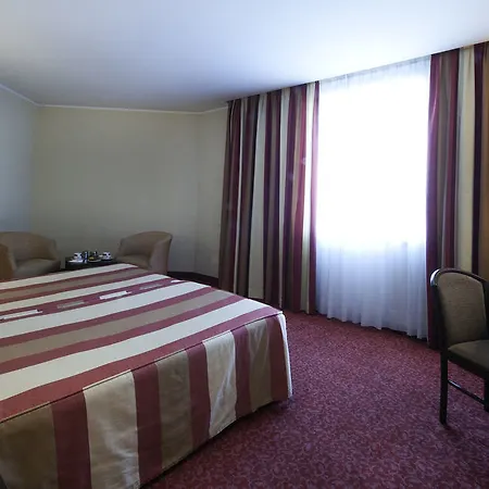 Leonardo Gran Via 3* Barcelona