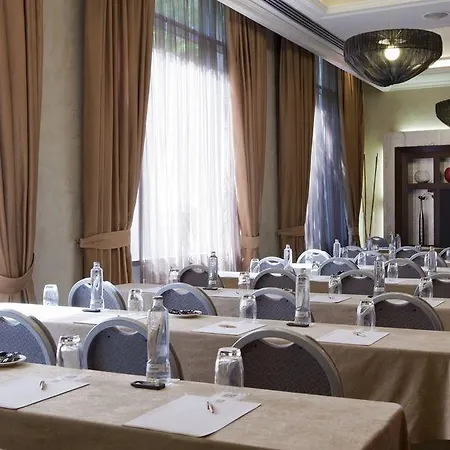Hotell Center 4*