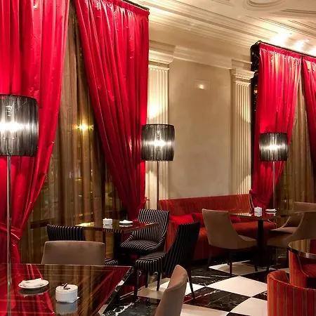 Hotell Center 4*