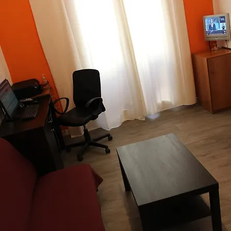 Arosa בית הארחה 2*