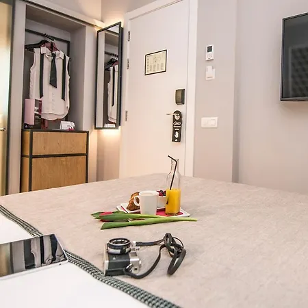 Mosaic By Ona Hotel 3*