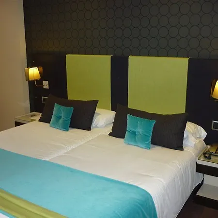 Mate Carla Hotel Barcelona