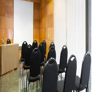 Отель Nh Entenza 3*