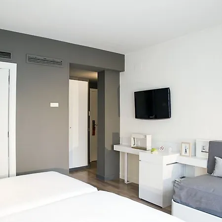 Pol & Grace Hotel 4*