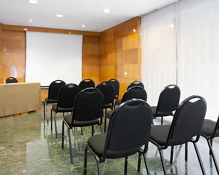 Отель Nh Entenza 3*