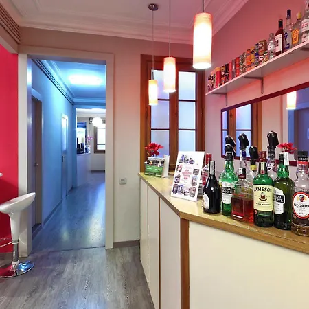 Szálloda Ginebra *