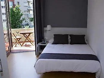 巴塞罗那中心旅馆 招待所 2*
