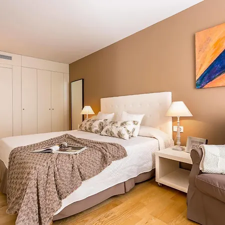 Apartament Urban District - Rambla & Pool Barcelona