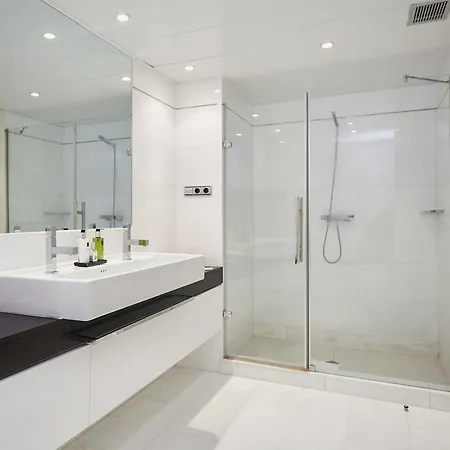 Apartament Urban District - Rambla & Pool Barcelona