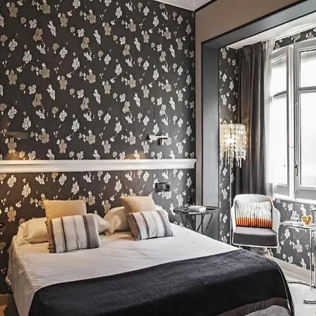 Hotell Ainb Eixample-muntaner 2*
