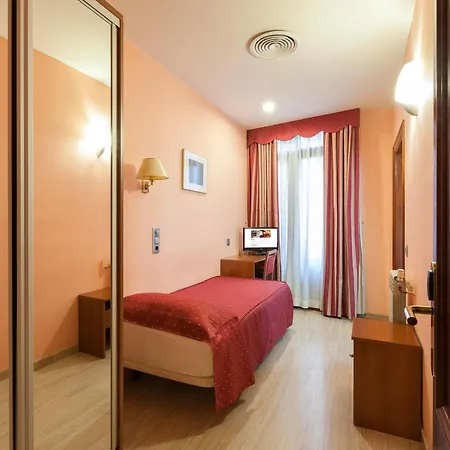 Alba Hotel 3*