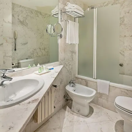 Nh Entenza Otel 3*