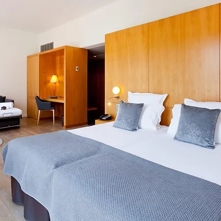 Condes De מלון 4*