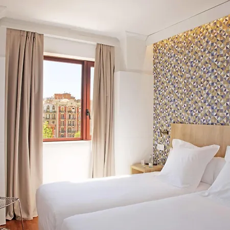 Chic & Basic Velvet 3* Barcelona