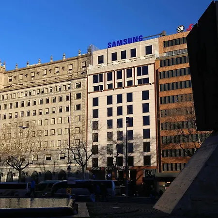 Olivia Plaza Hotel 4*