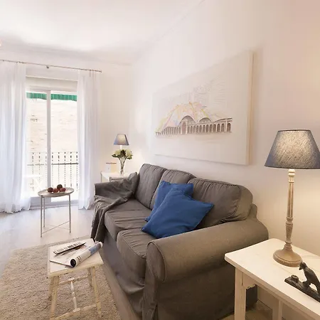 Nextdoor Gaudi Apartment Barcelona