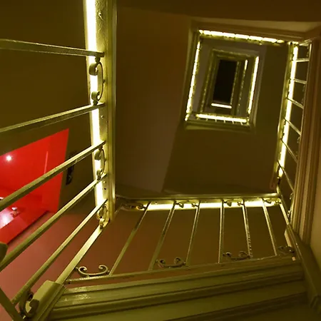 House Hotel 3*