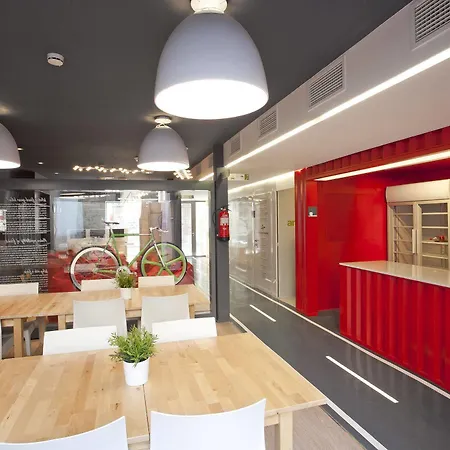 Hostel Sant Jordi Gracia *